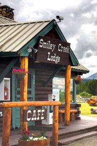 smiley creek lodge